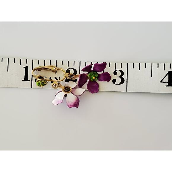 Vintage Mid-Century Purple Metal Flower Clip On Earrings - Picture 4 of 4